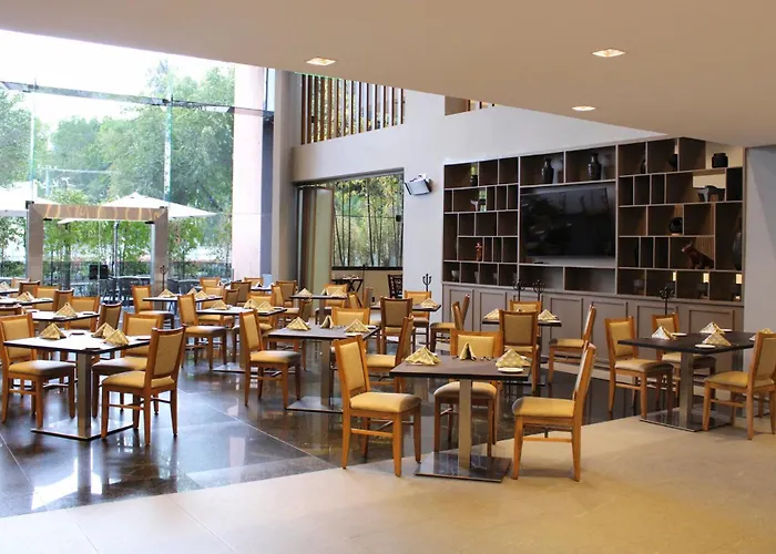 Hotel Dali Airport By Ihg
