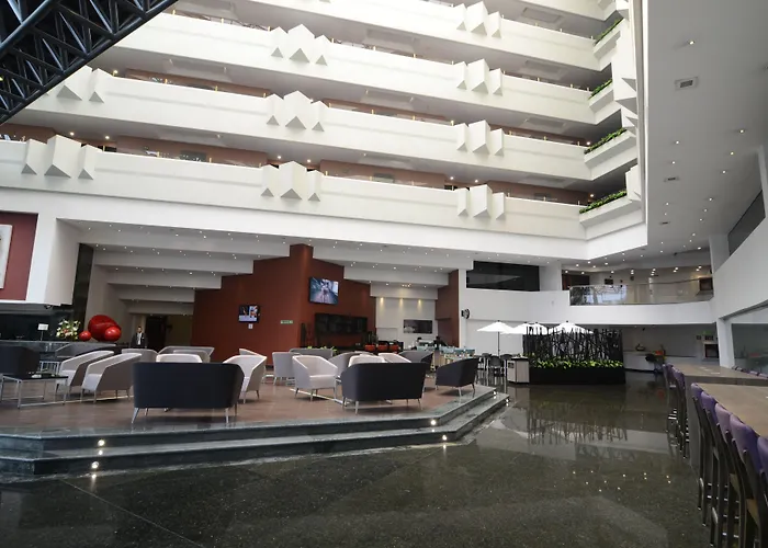 Hotel Dali Airport By Ihg 3*