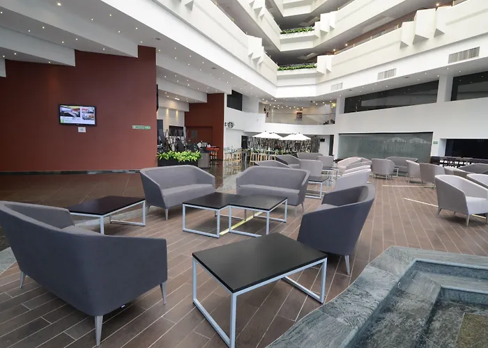 Hotel Dali Airport By Ihg 3*